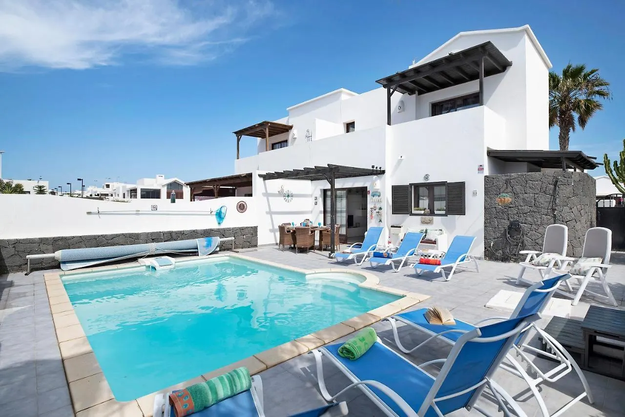 Villa Hibiscus Playa Blanca  Spain