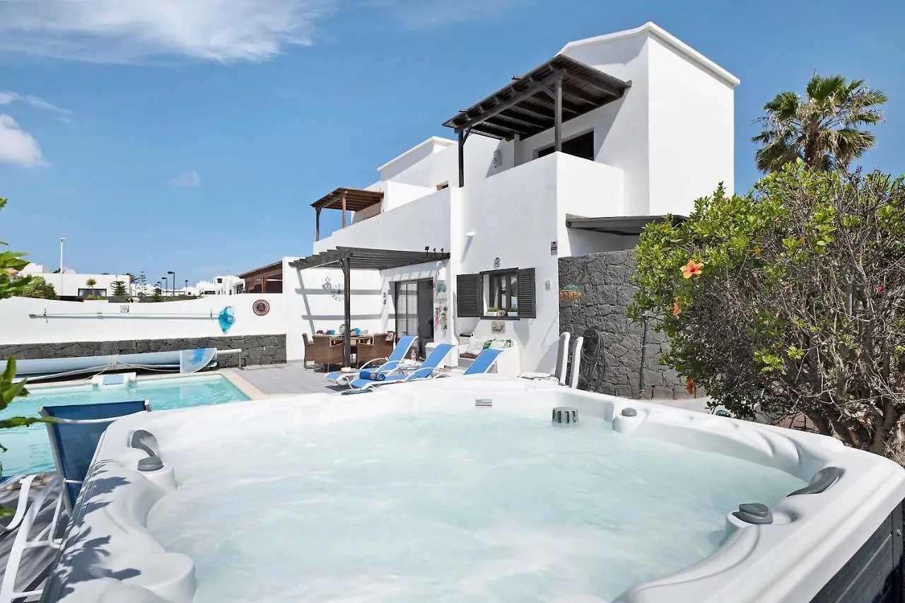 Villa Hibiscus Playa Blanca  Spain